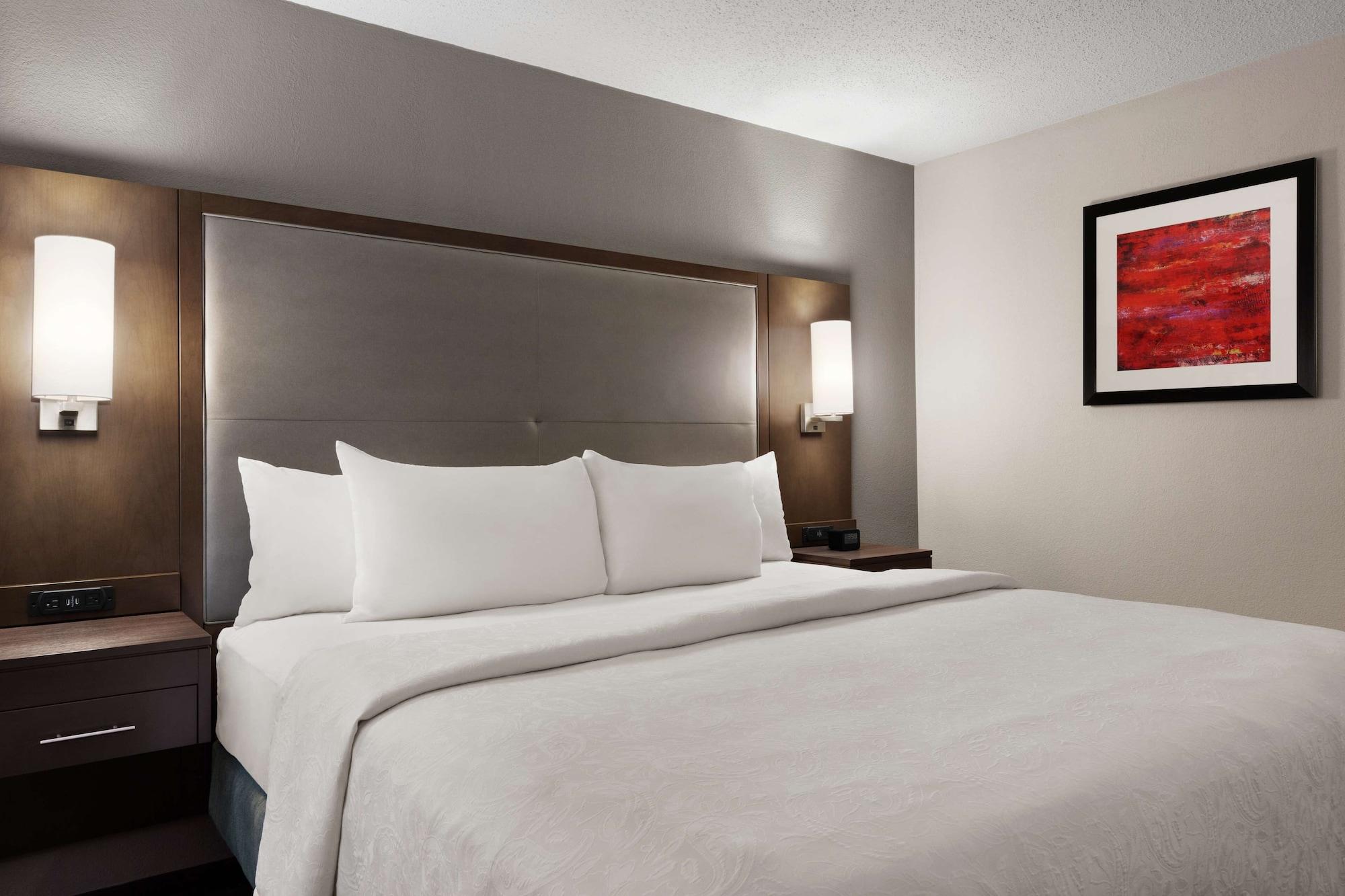 Addison Suites Bagian luar foto