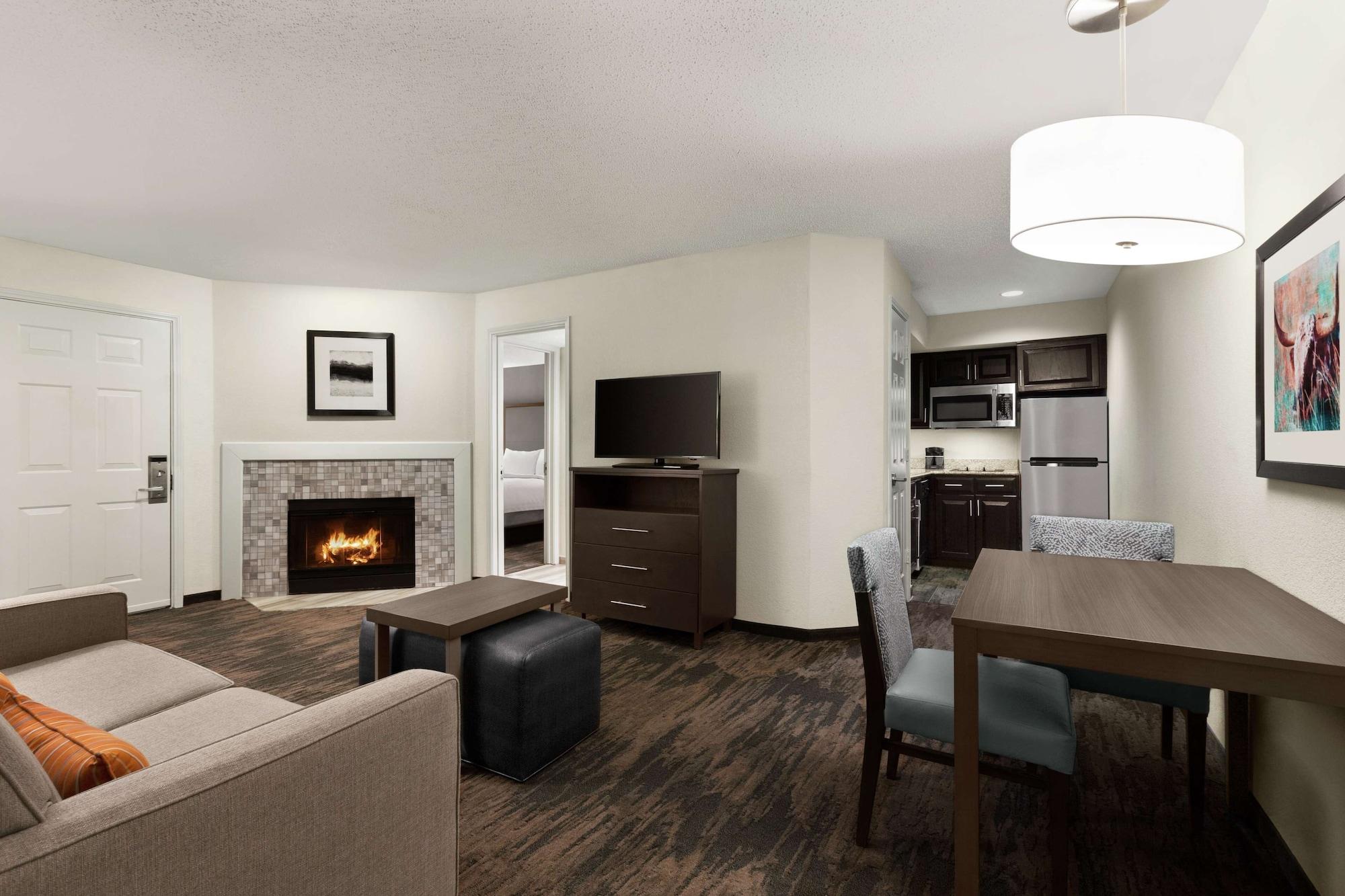 Addison Suites Bagian luar foto