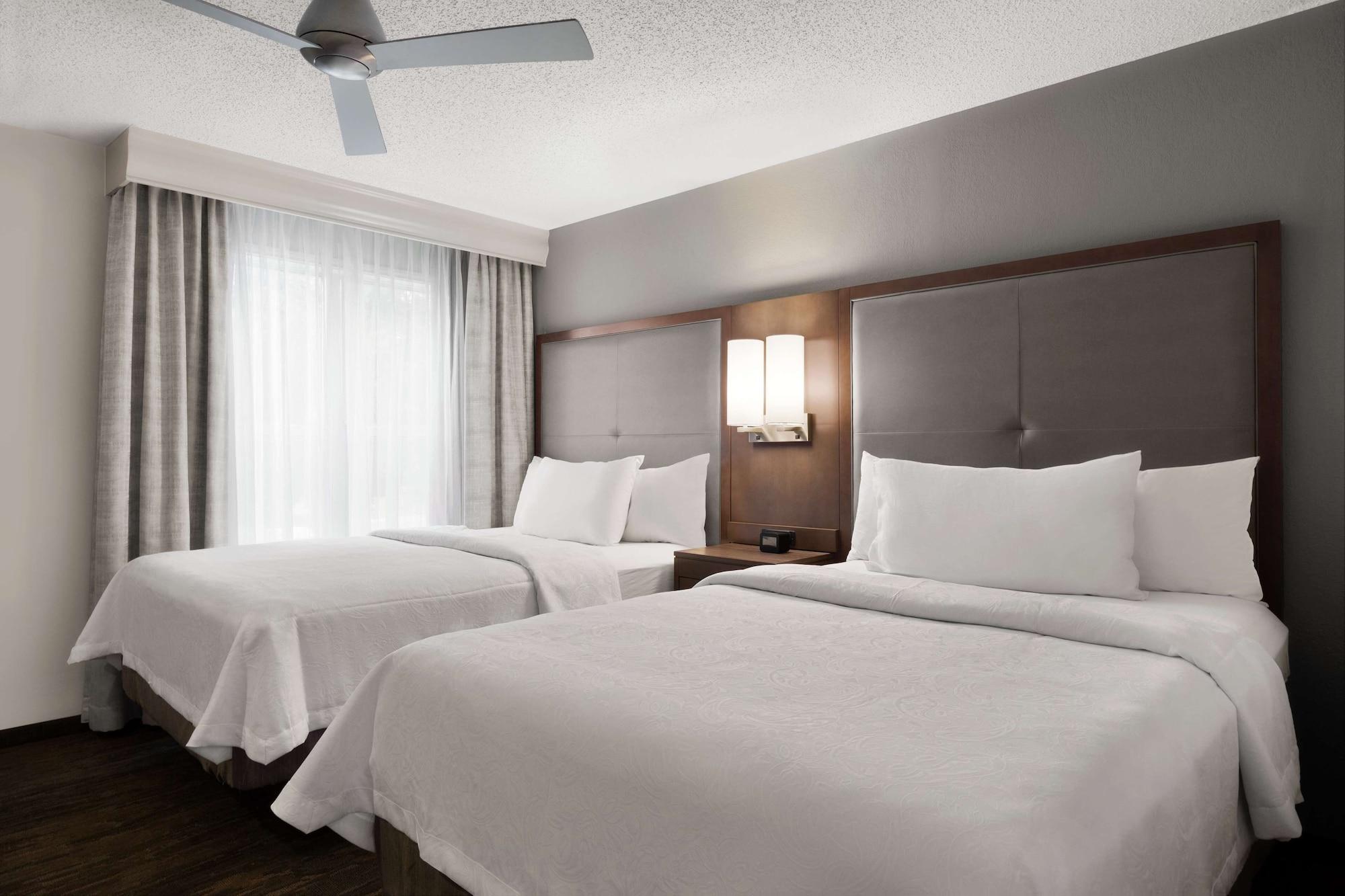Addison Suites Bagian luar foto
