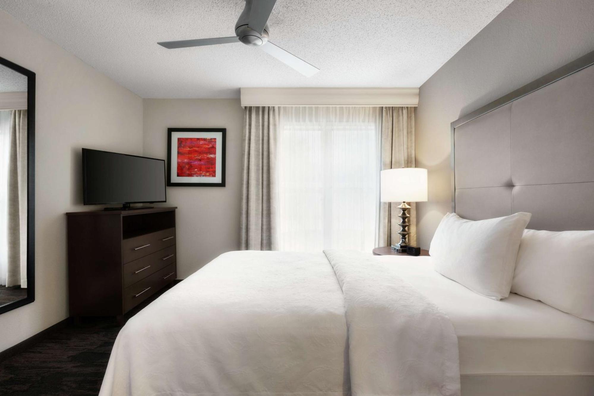 Addison Suites Bagian luar foto