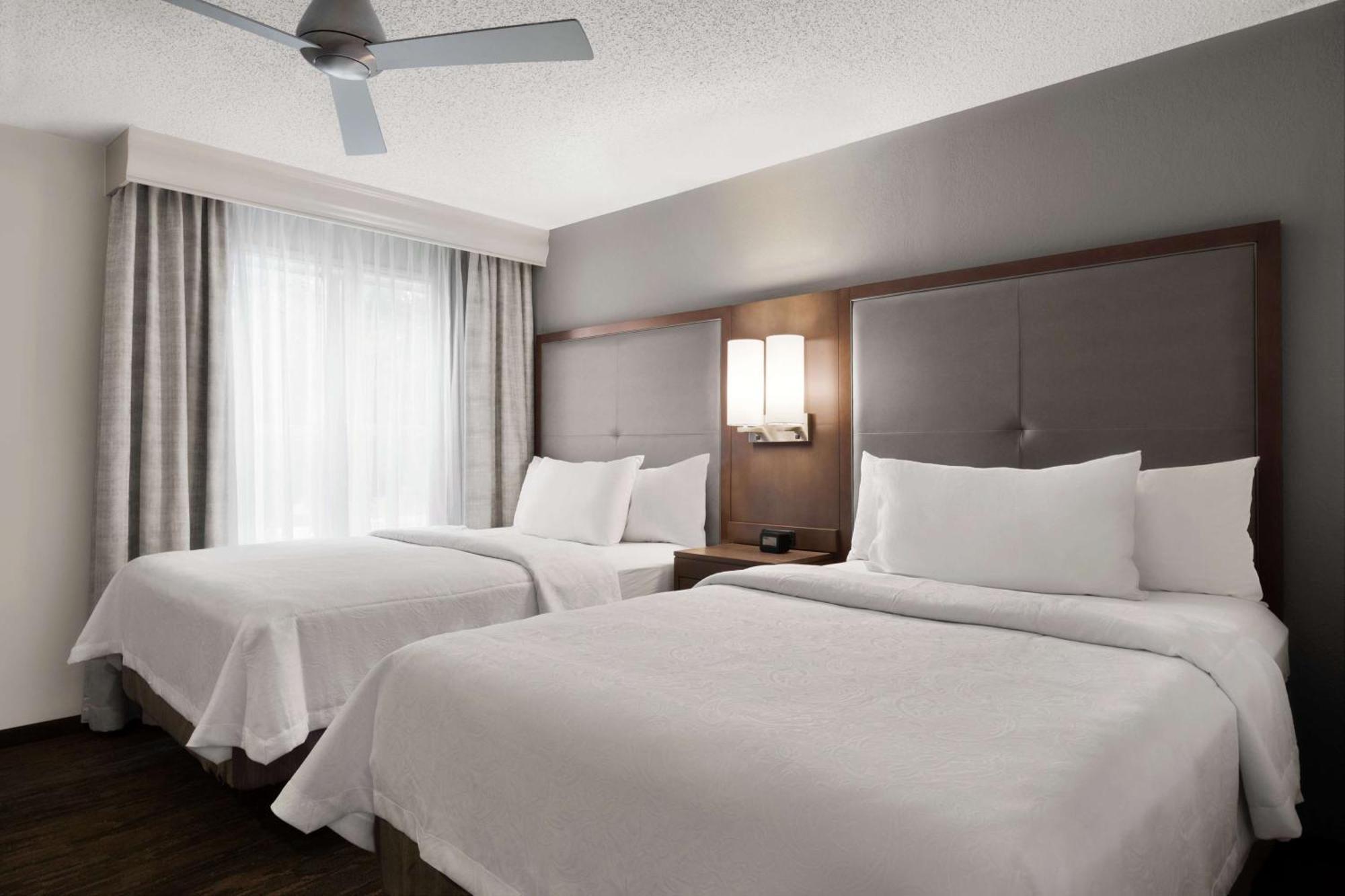 Addison Suites Bagian luar foto