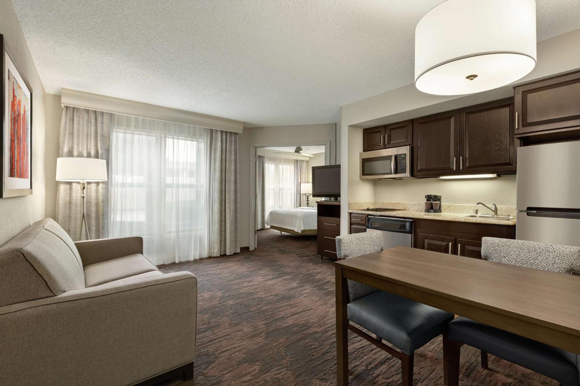 Addison Suites Bagian luar foto