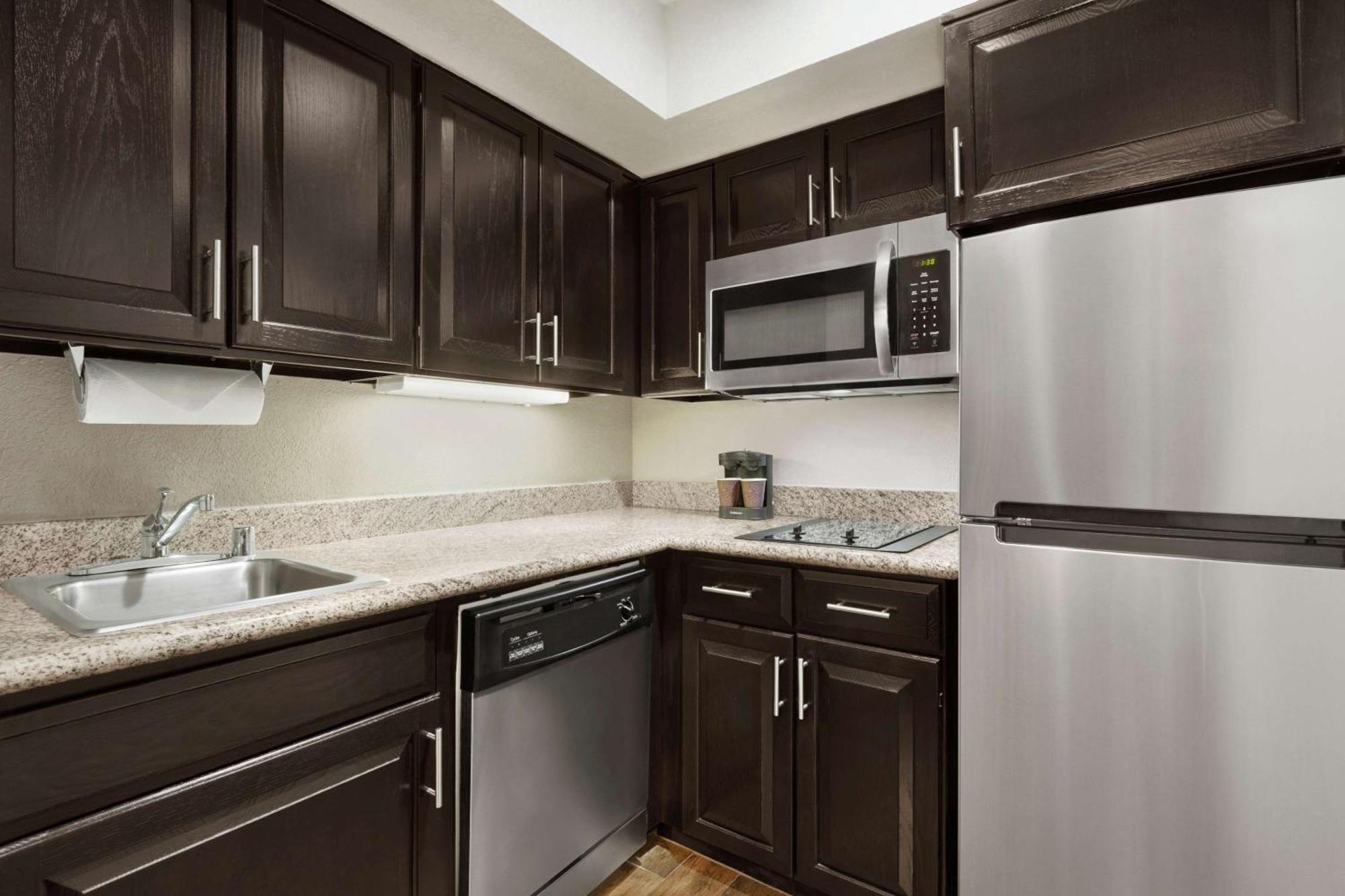 Addison Suites Bagian luar foto