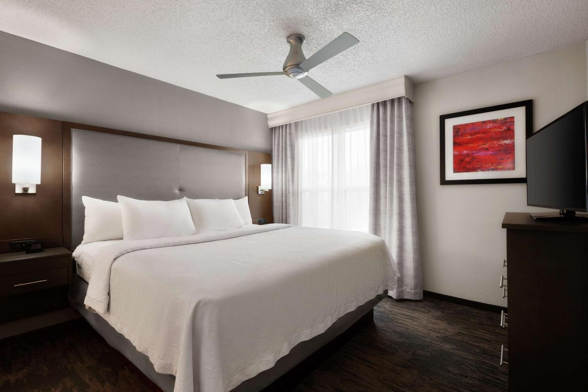 Addison Suites Bagian luar foto